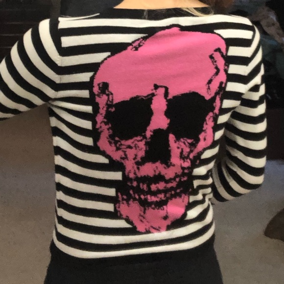 too fast black/white striped sweater w/pink skull - Picture 3 of 3